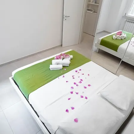 Domus Aurea2 A Stone's Throw From The Colosseum