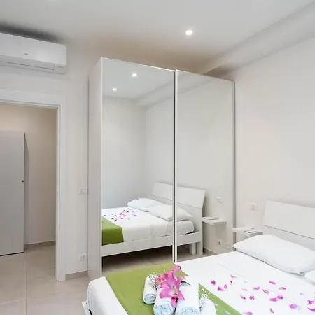 Domus Aurea2 A Stone's Throw From The Colosseum *