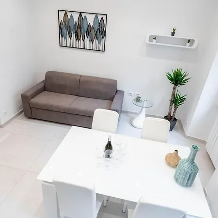 Domus Aurea2 A Stone's Throw From The Colosseum 아파트