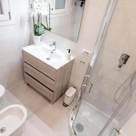 아파트 Domus Aurea2 A Stone's Throw From The Colosseum *